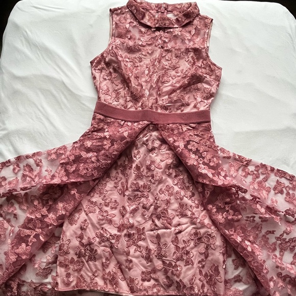 Dress - Picture 4 of 11